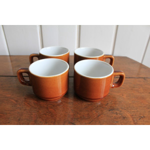 Lot de 4 tasses anciennes à café