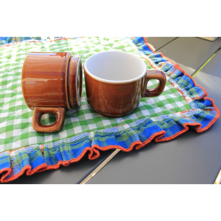 Lot de 4 tasses anciennes à café